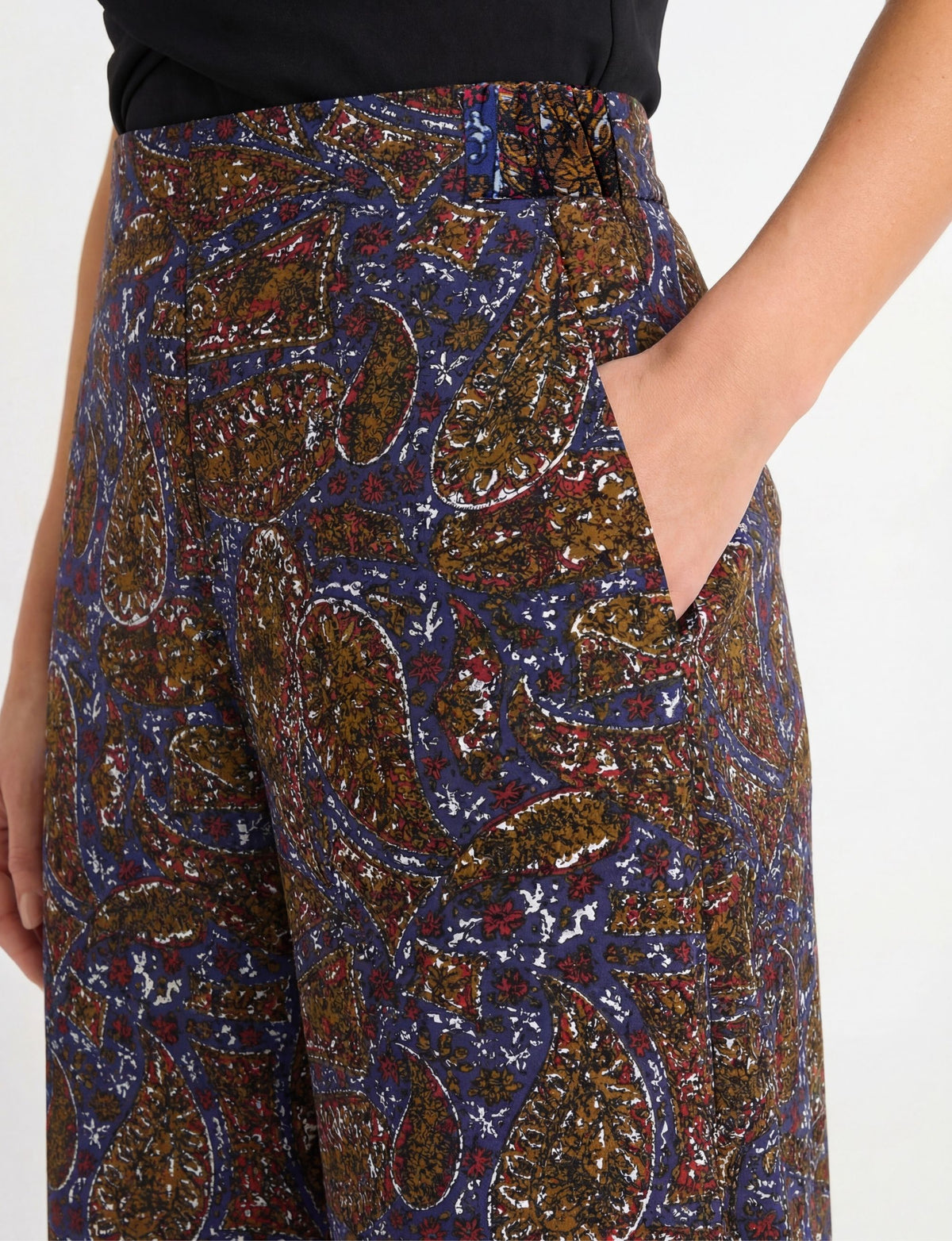 Felicity 'Paisley Sketch' Straight Leg Pant
