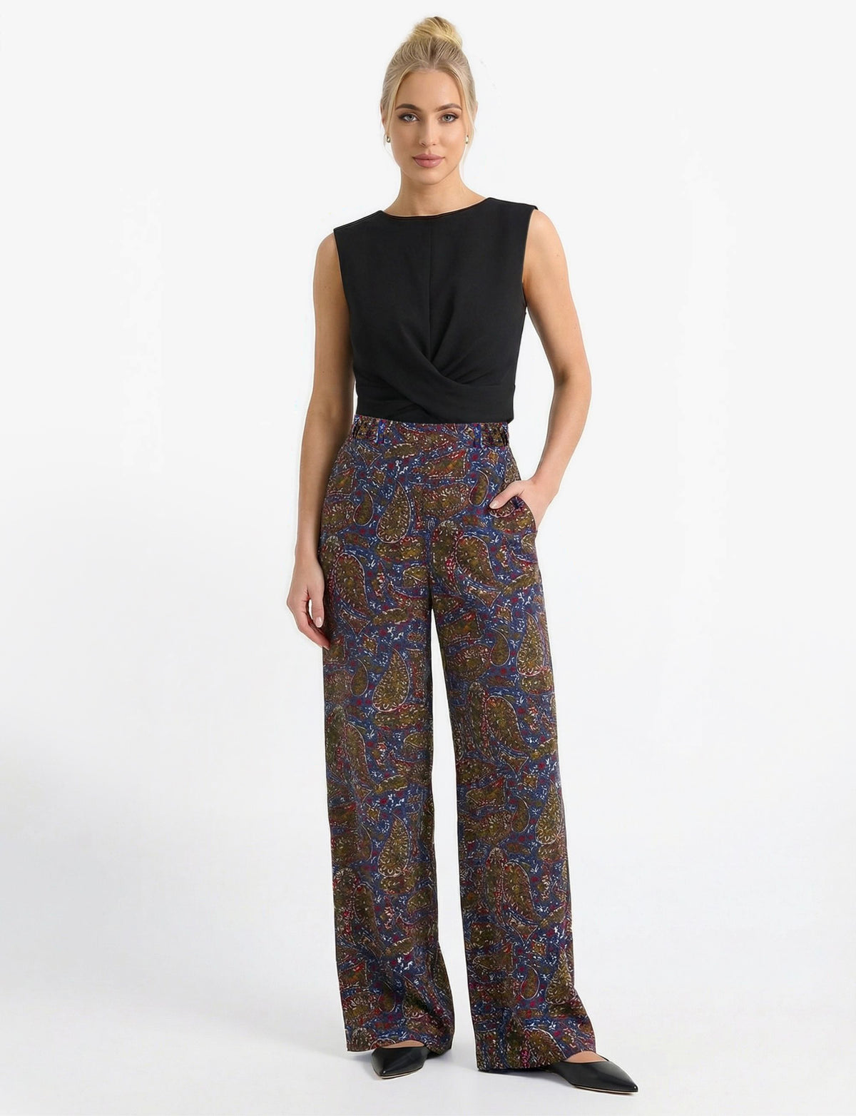 Felicity 'Paisley Sketch' Straight Leg Pant